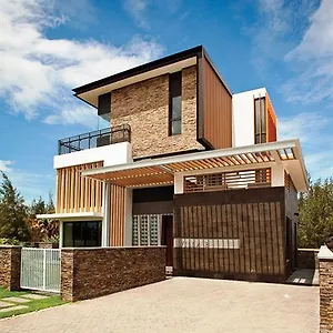 https://montgomerie-links-villas.hotelsofhoian.com